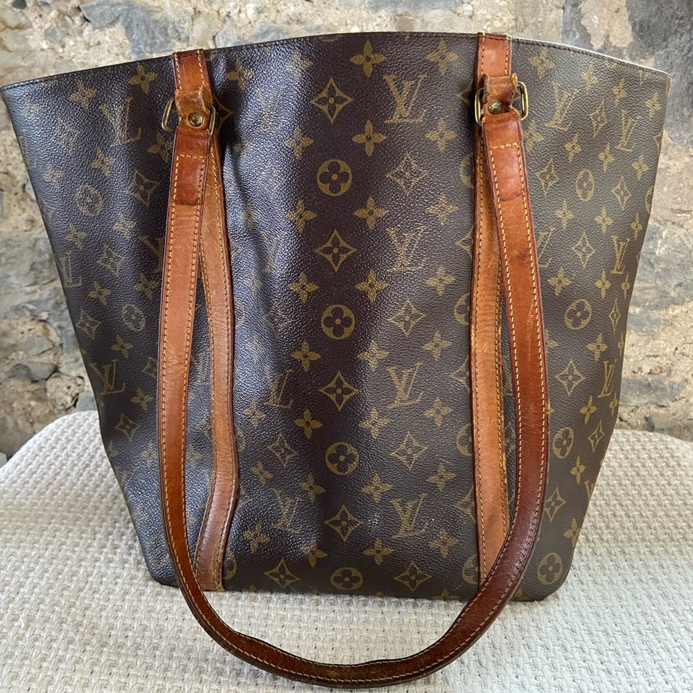 Vintage Louis Vuitton Shopping Sac MM in monogram!